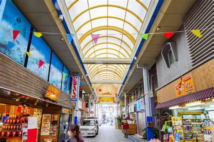 石垣島公設市場周辺の土産店